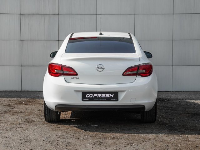 Opel Astra 2012