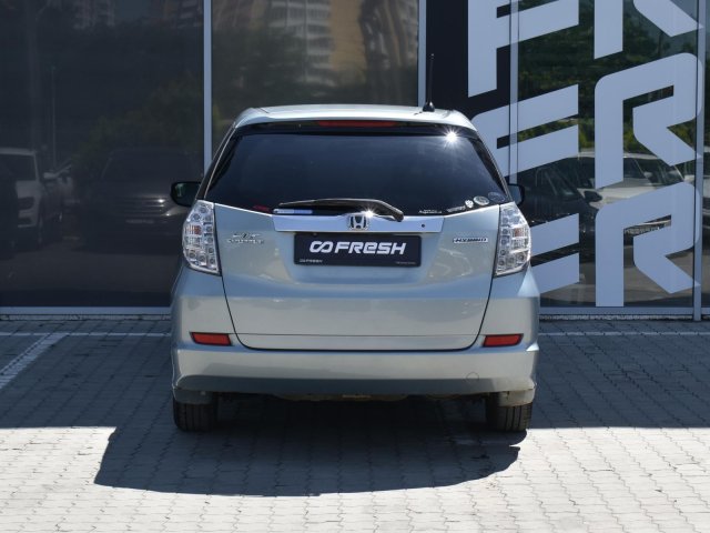 Honda Fit Shuttle 2012