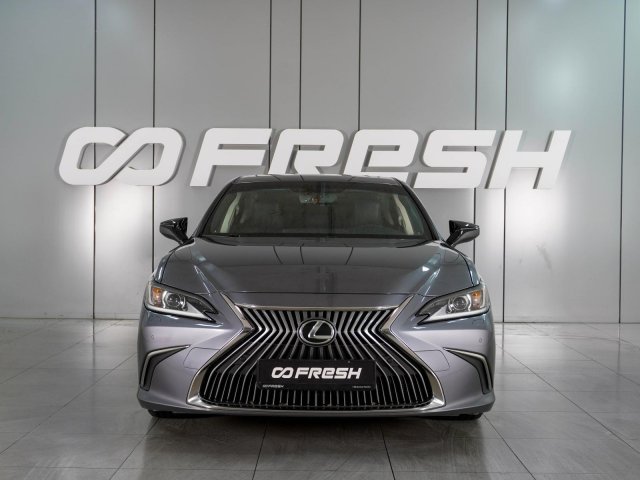 Lexus ES 2019