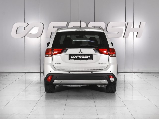 Mitsubishi Outlander 2016