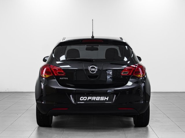 Opel Astra 2011