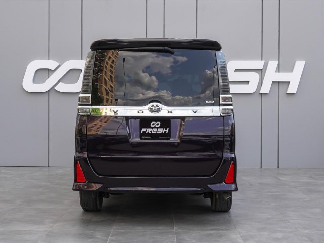 Toyota Voxy 2017
