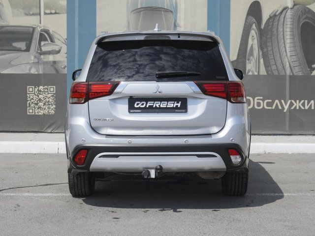 Mitsubishi Outlander 2020