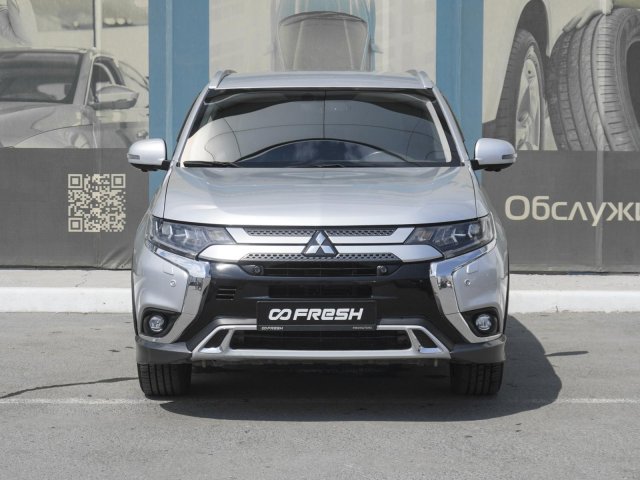 Mitsubishi Outlander 2020
