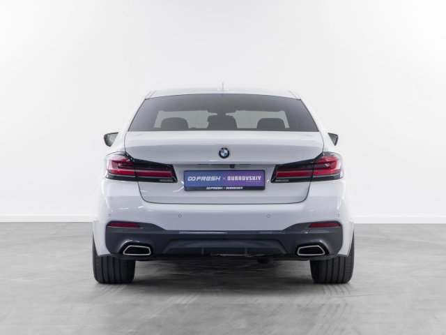 BMW 5 серии 2021