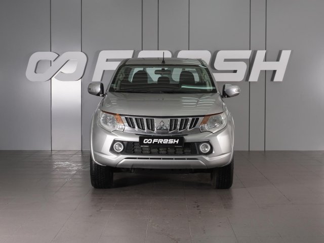 Mitsubishi L200 2015
