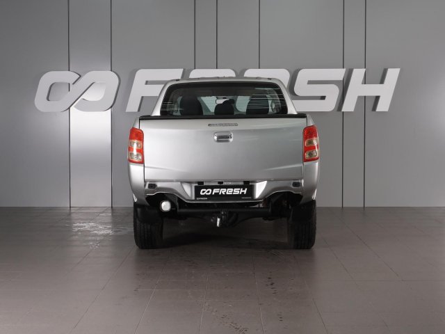 Mitsubishi L200 2015