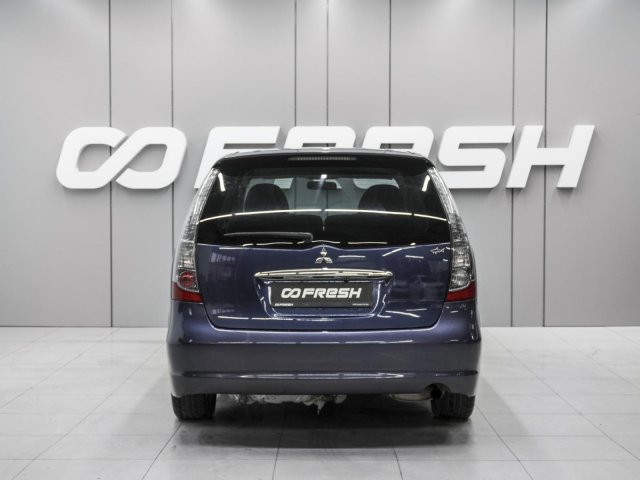 Mitsubishi Grandis 2004