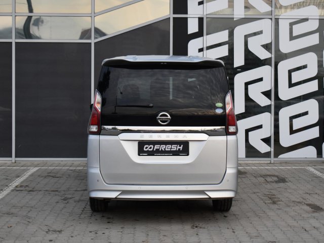 Nissan Serena 2017