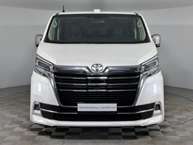 Toyota HiAce 2021