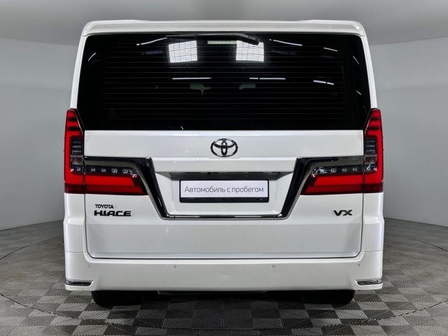 Toyota HiAce 2021