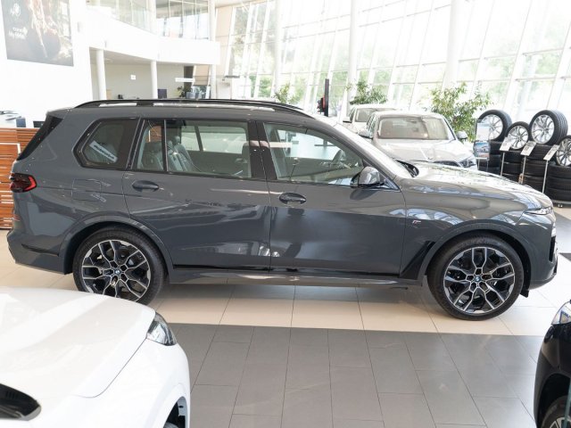 BMW X7 2025