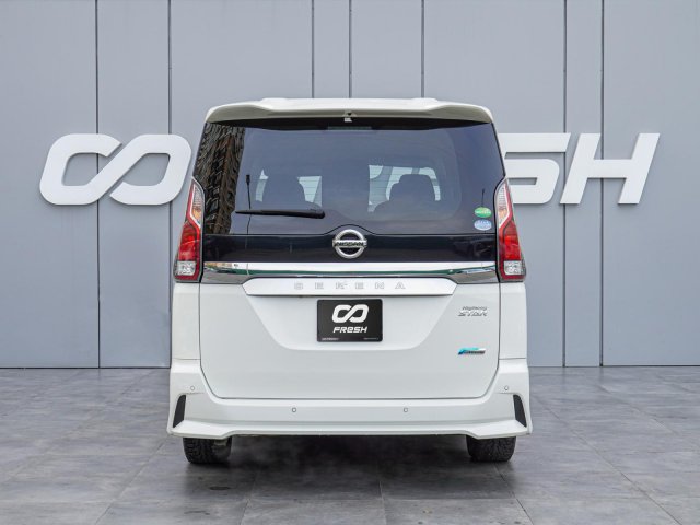 Nissan Serena 2017