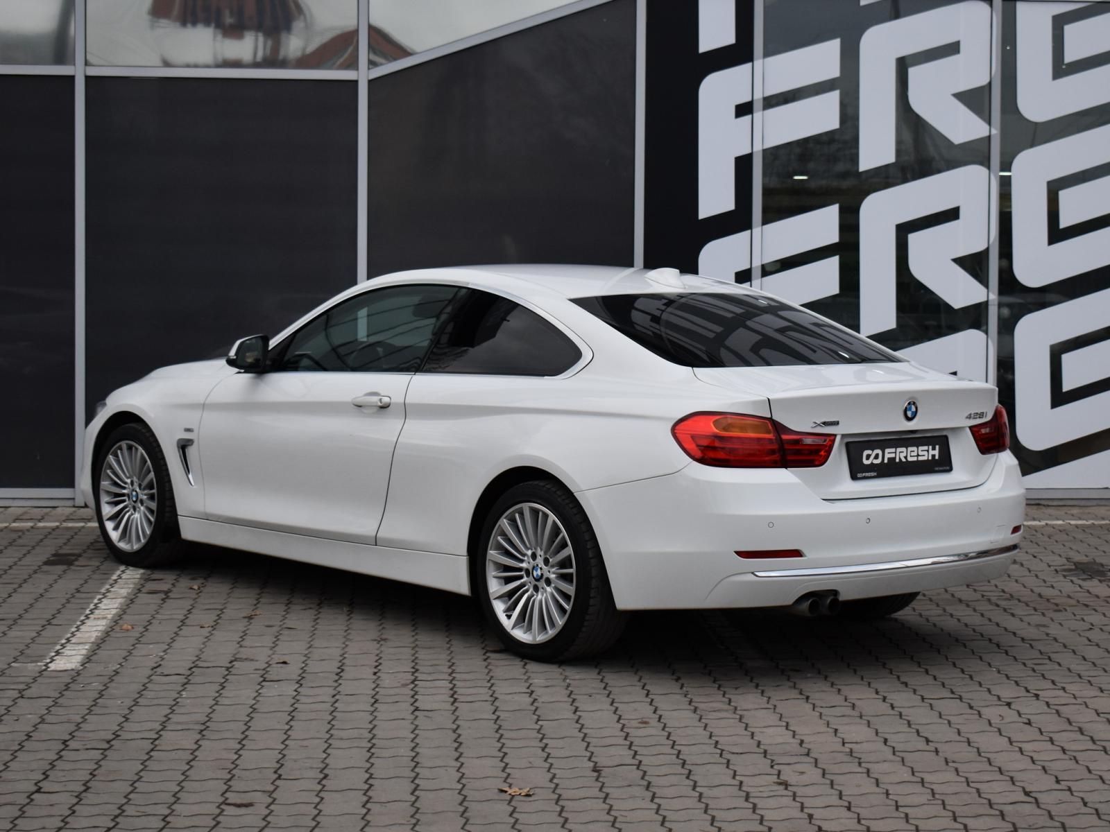 Hyundai Genesis Coupe 2012