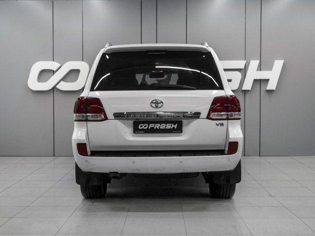Toyota Land Cruiser 2011