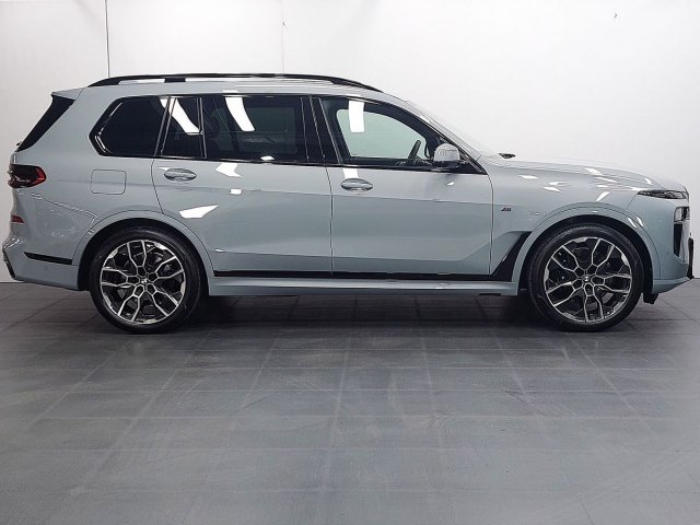 BMW X7 2025